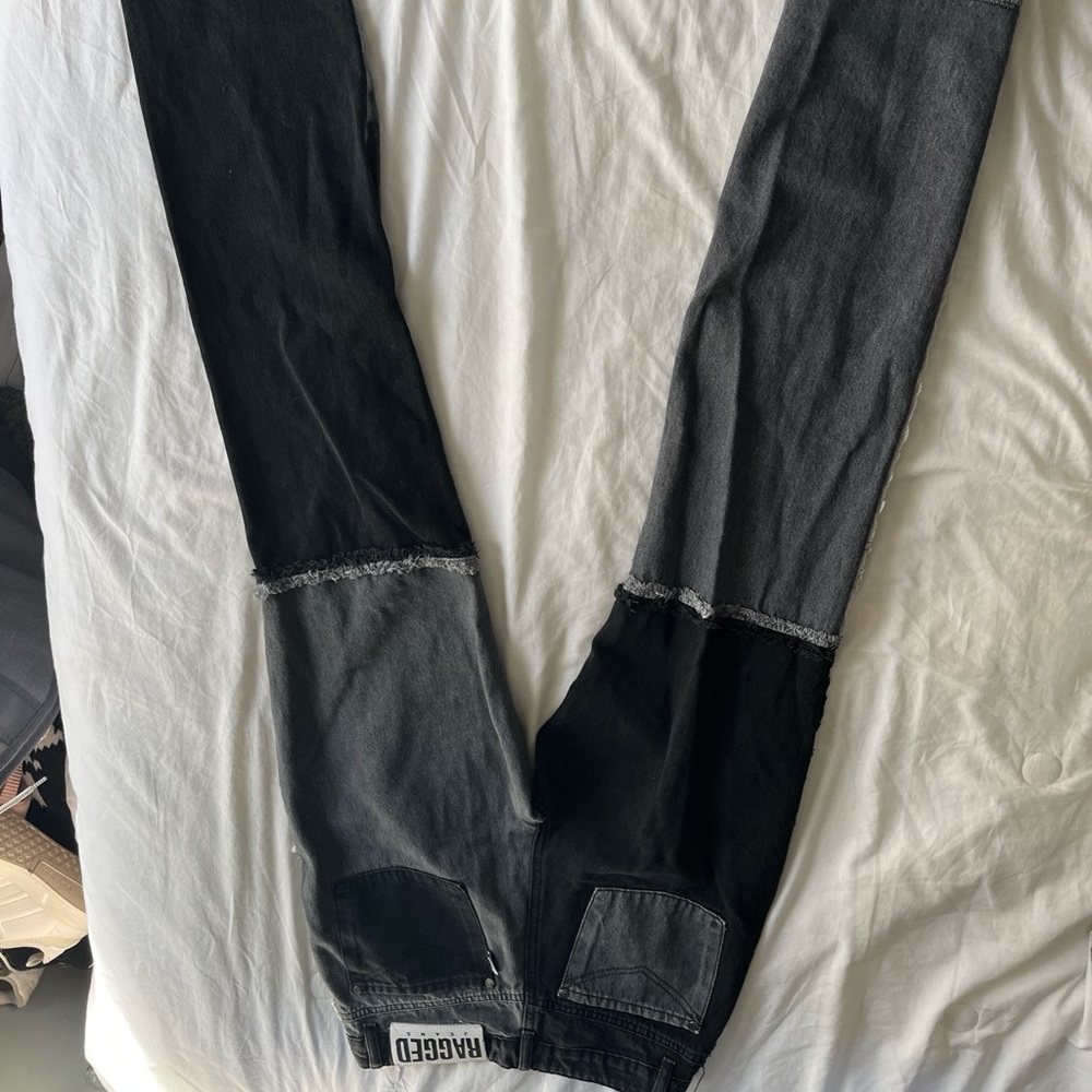 Colorblock Patchwork Ragged Jeans - Picture 3 of 3